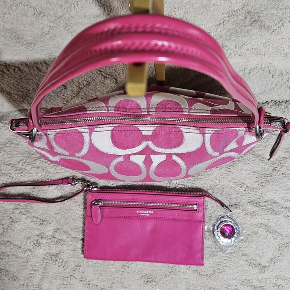 💖Coach Pink, Silver and White Shoulder Bag SET w/Wallet, Cherry Charm & Hanger - Picture 5 of 16